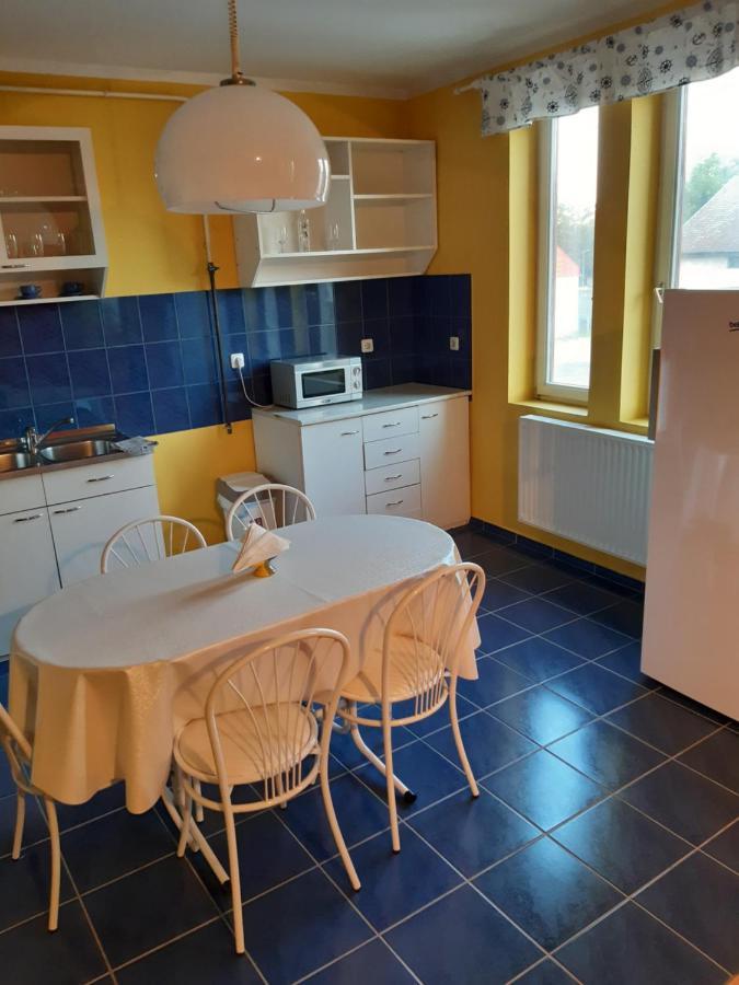 Gabor Pal 1 Apartman 1 Szoba Dunafoldvar Exterior foto