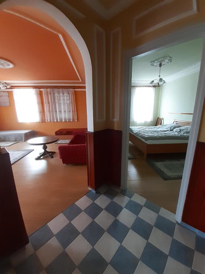 Gabor Pal 1 Apartman 1 Szoba Dunafoldvar Exterior foto